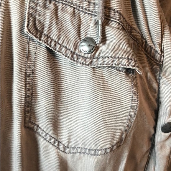 Large Jacket - Picture 2 of 4